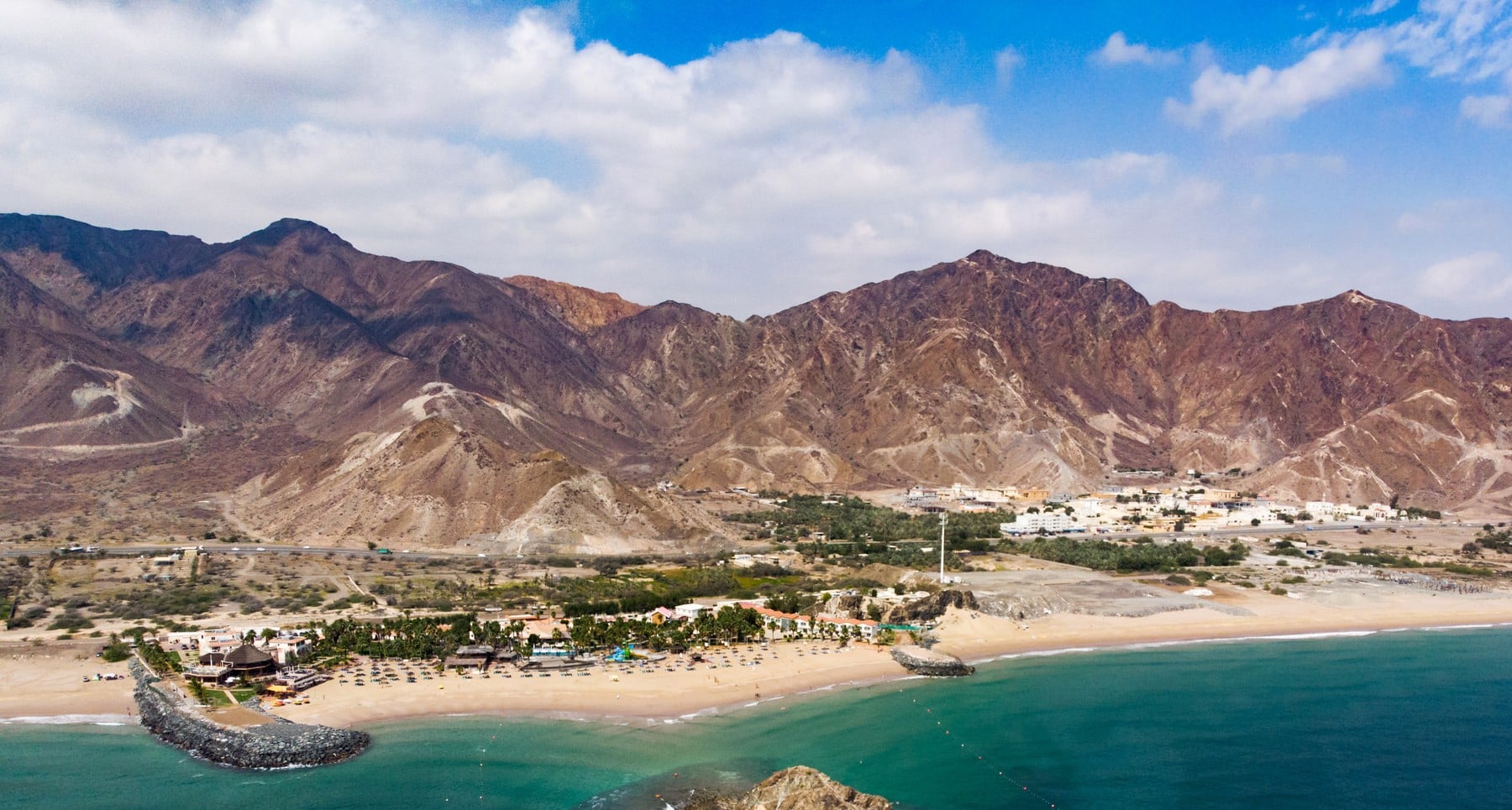 Electric Adventure: Discovering the cliffs and coastline of Fujairah in an EV