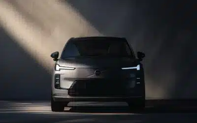 Volvo brings back the XC70 as a hybrid