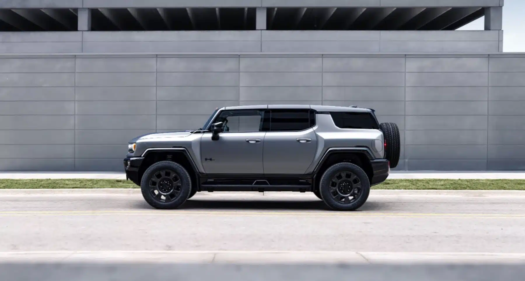 GMC Hummer EV получит обновление в 2026 году