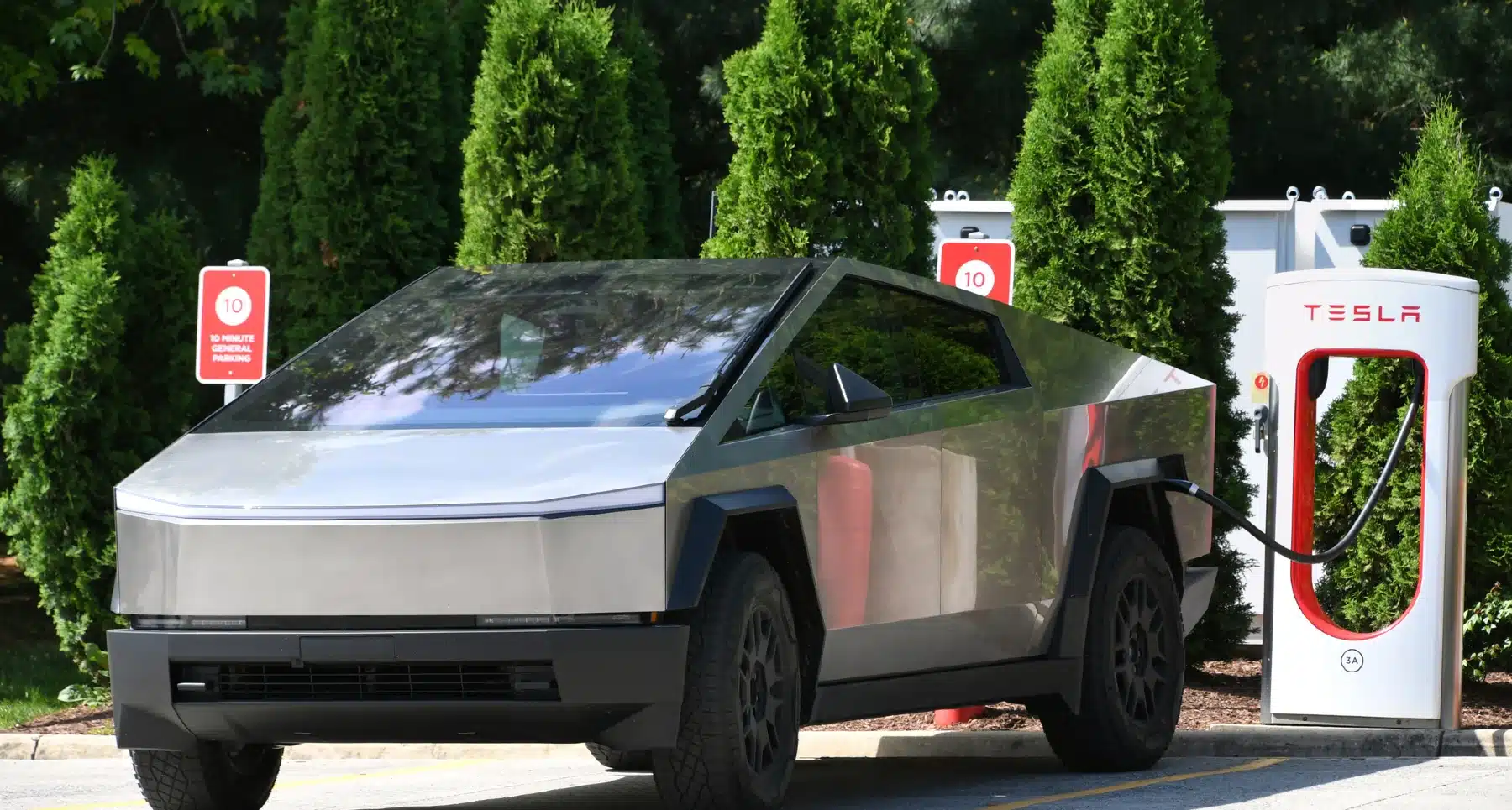 EU import rules block Tesla Cybertruck from European roads