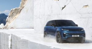 Range Rover Sport Electric in Petrolix Blue, front three-quarter view